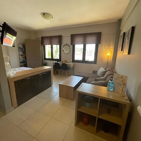 Q Luxury Perea Center *